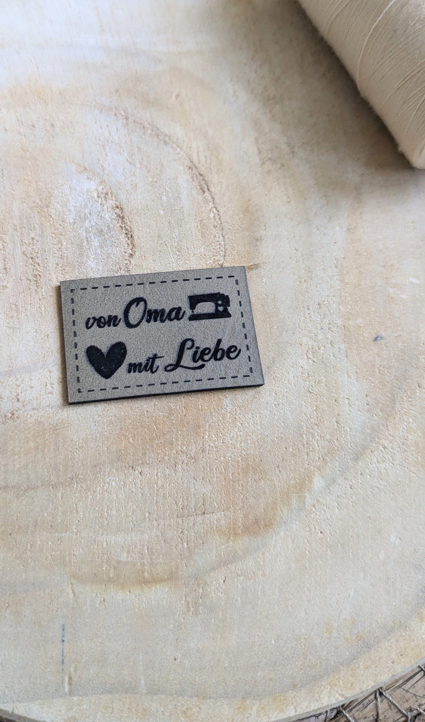 Kunstlederlabel von Oma mit Liebe