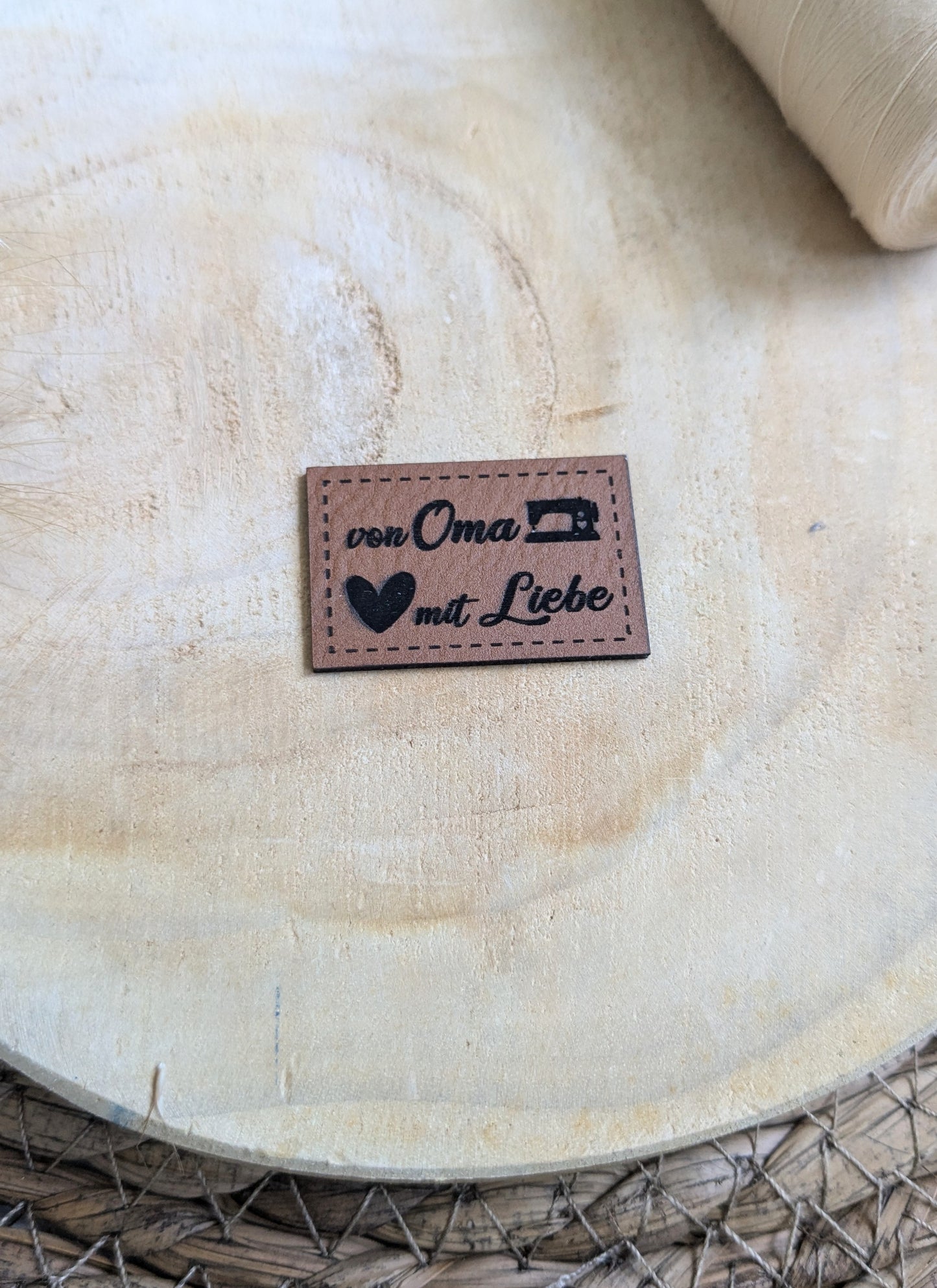 Kunstlederlabel von Oma mit Liebe